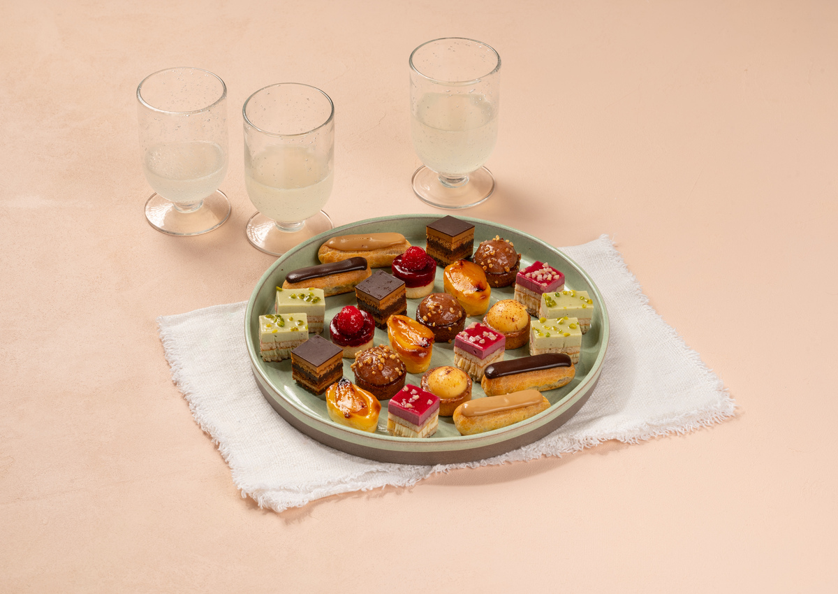 2001 2641 PETITS FOURS PRESTIGE 2001 R1