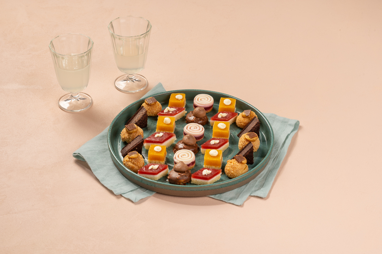 3518 2644 ASSORTIMENT PETITS FOURS 3518 R1