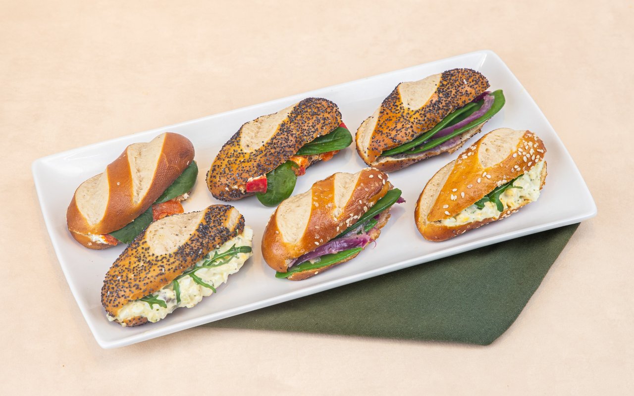 LES MINI MORICETTES VEGE Oeuf Mimosa Fromage Frais Piquillos Pois Gourmand Teriyaki